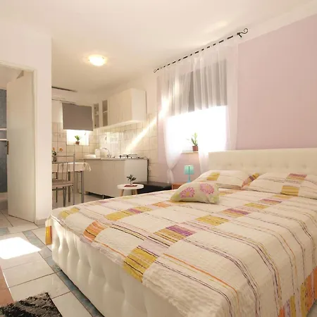 Apartment Fuer 2 Personen Ca 24 Qm In Fazana, Istrien Istrische Riviera *